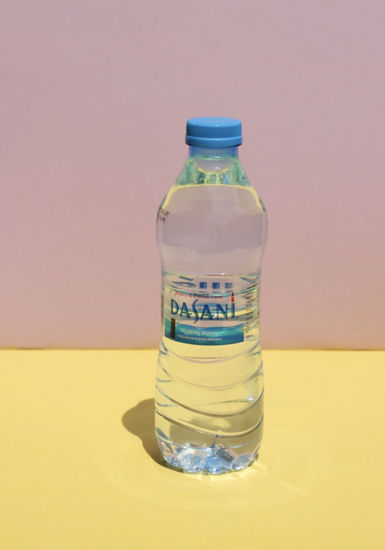 تصویر  آب معدنی کوچک